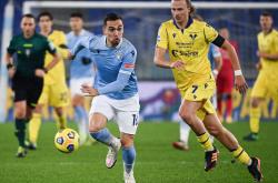 开云APP-球队备战友谊赛，士气高昂备战2025