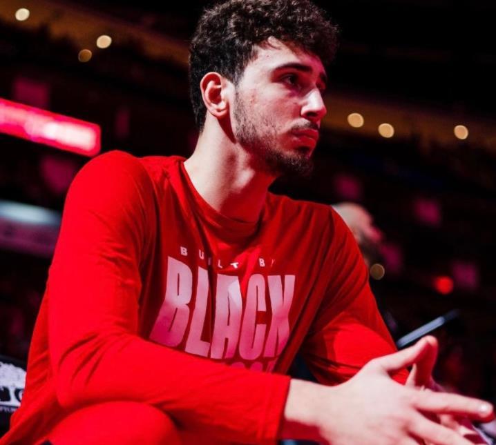 关于雄鹿爆冷美国男篮,拉文高光表现的信息 关于雄鹿爆冷美国男篮,拉文高光表现的信息