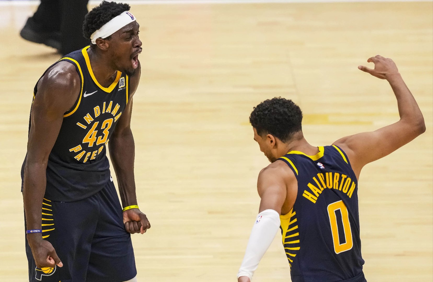 关于福建队逆转步行者，布克点燃赛场的信息