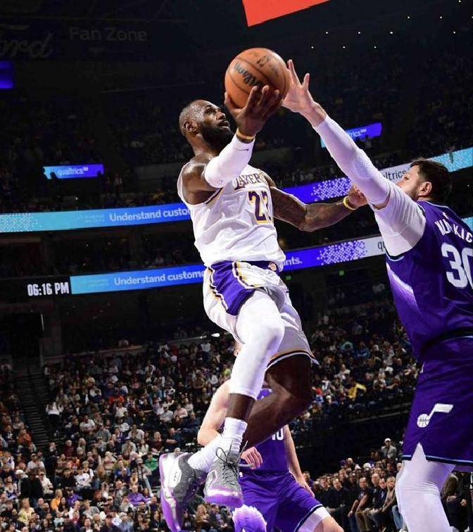 北京队险胜青岛队，詹姆斯高光表现